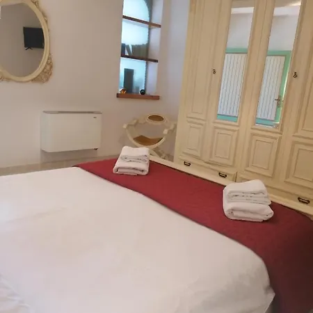 Il Cortiletto بيت للعطل أَجيرولا
